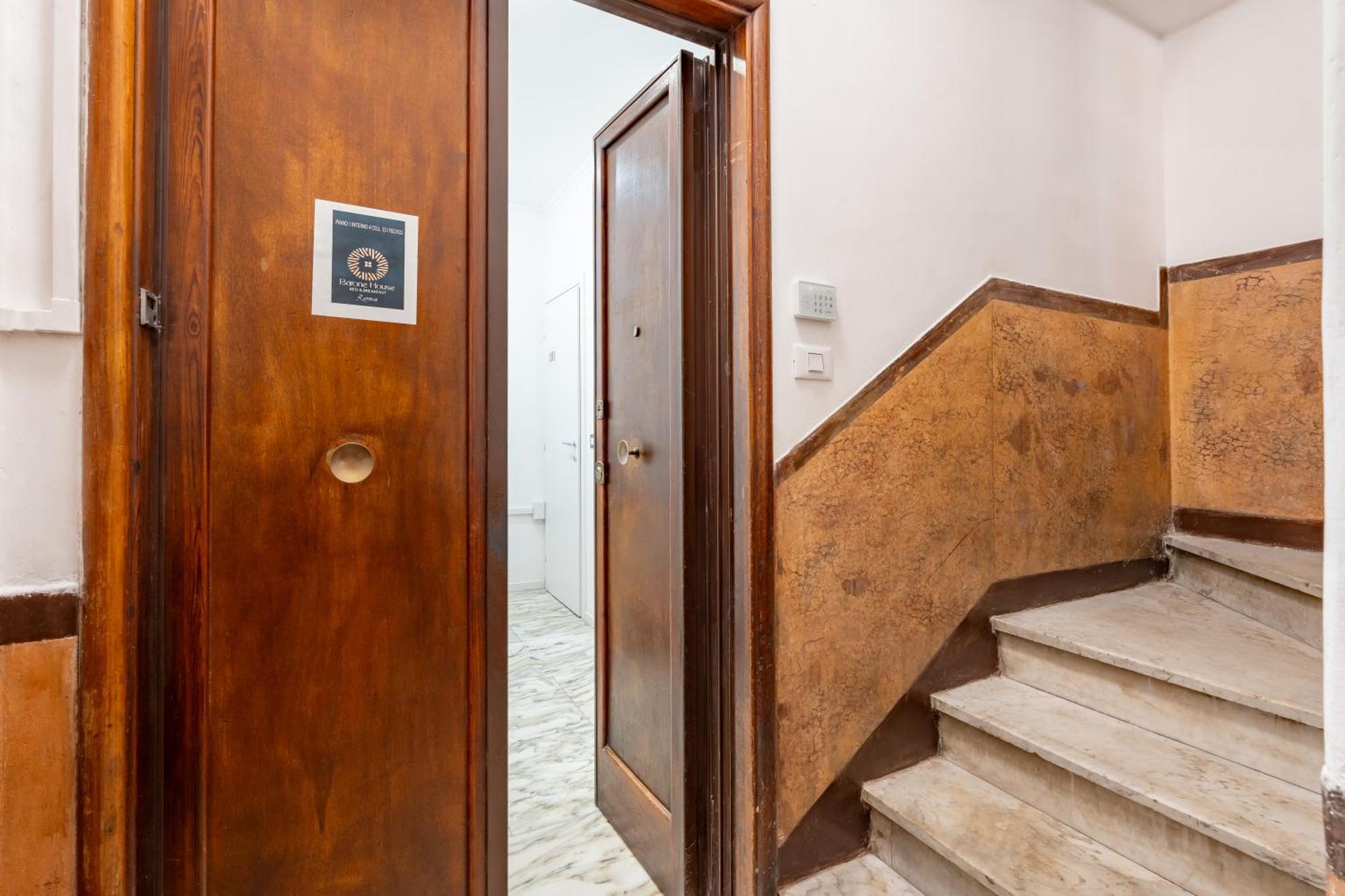 Barone House Hotel Rome Bagian luar foto